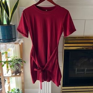 Red Halara tie knot dress, never worn.